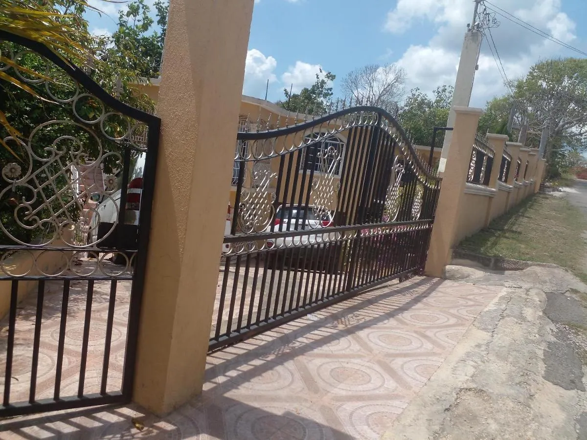 Happy And Comfortable Home Montego Bay Konukevi
